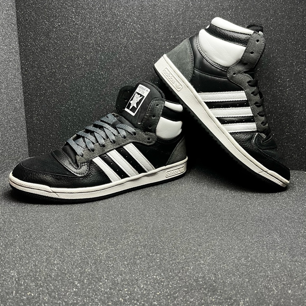 Adidas Men's Black and Gray and white High-Top tens Sneakers